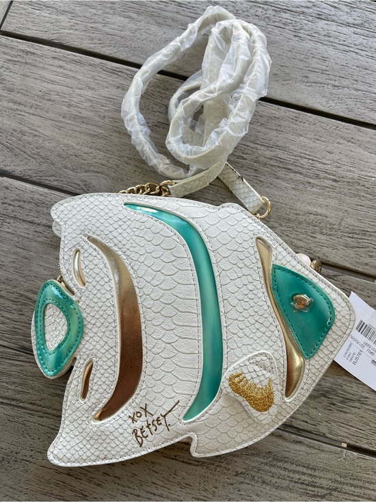 Betsey Johnson Handbags - Betsey Johnson Kitsch Fishy Shaped “Plenty Of Fish In The Sea” Crossbody Bag NWT